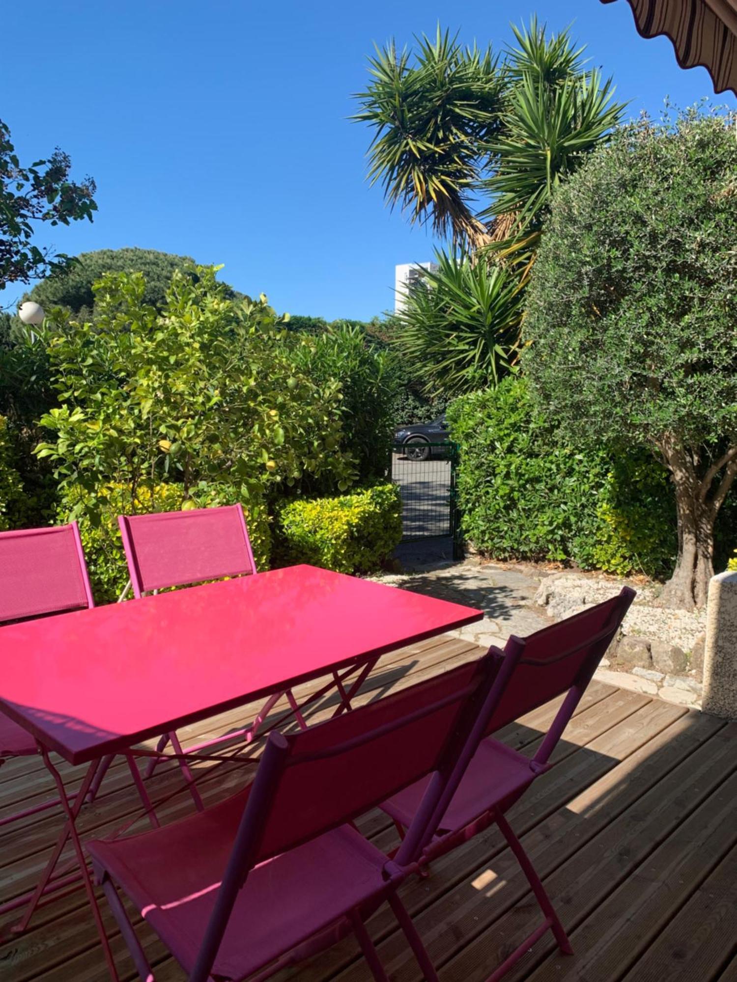 Beau T2 Avec Jardin Frejus Plage Экстерьер фото